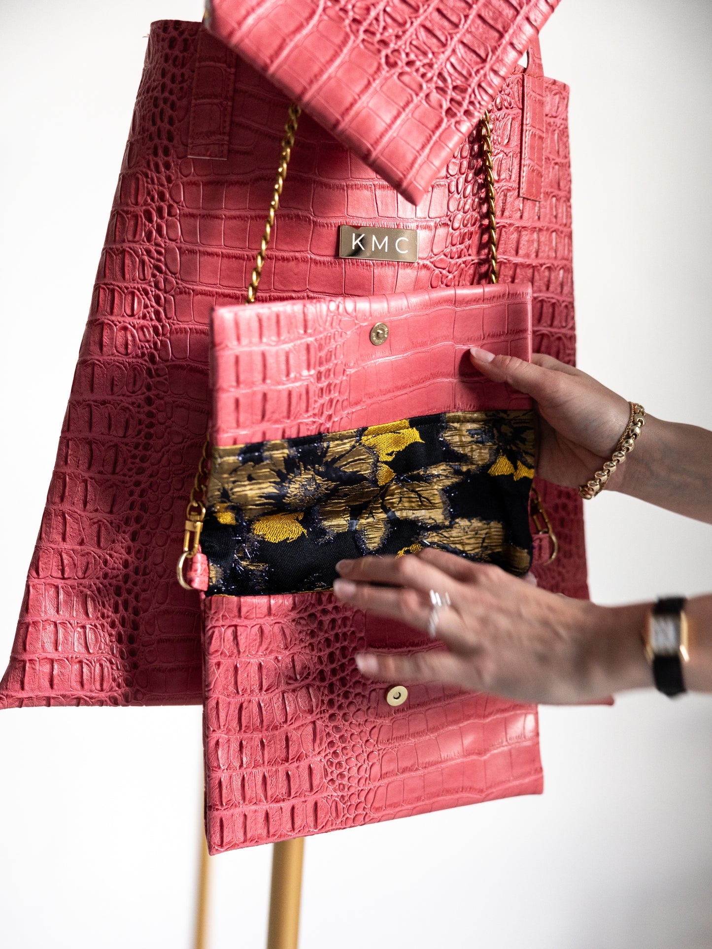 The Everything Crossbody — Poppy 'Big Crocodile'